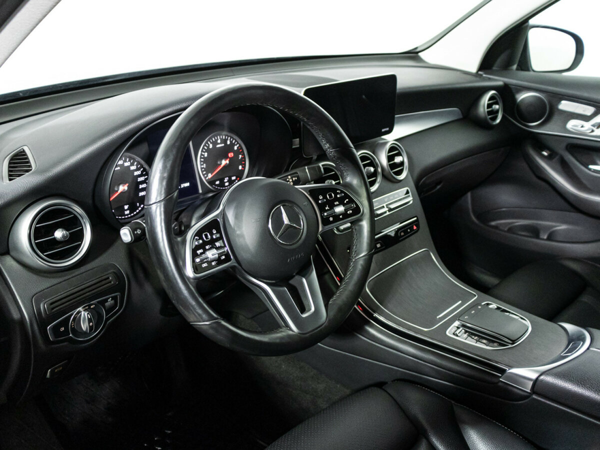Mercedes-Benz GLC с пробегом — 2021 год. Фото: #10