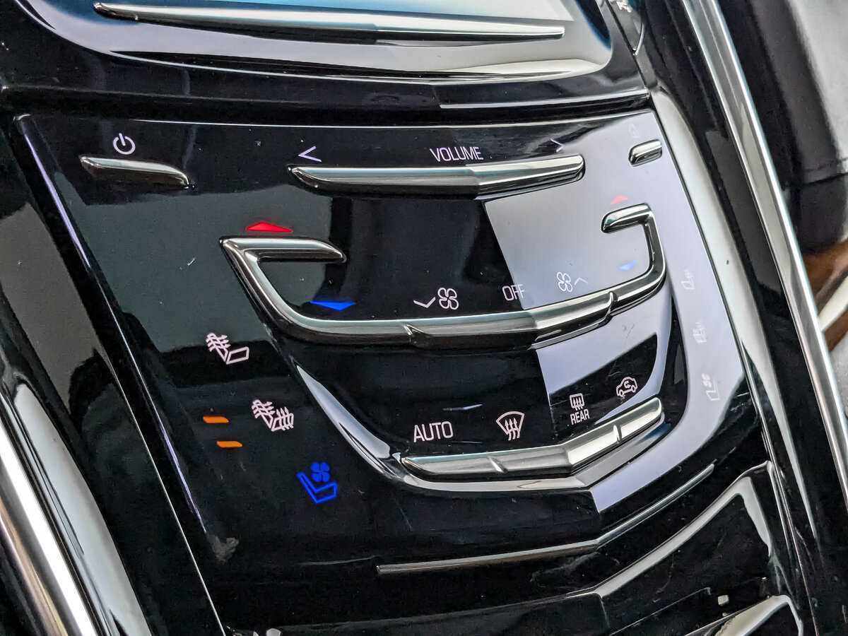 Cadillac Escalade с пробегом — 2018 год. Фото: #16