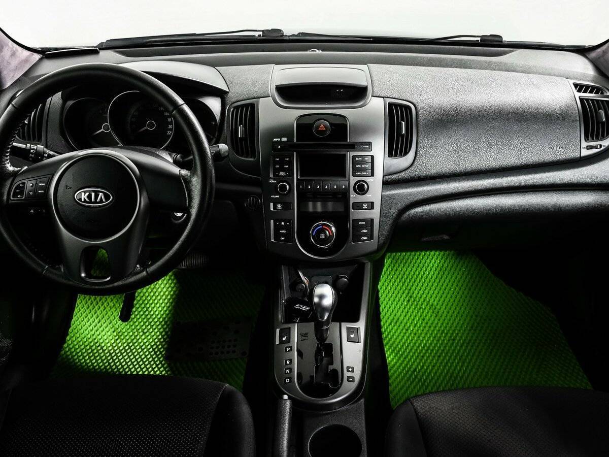 Kia Cerato с пробегом — 2010 год. Фото: #10