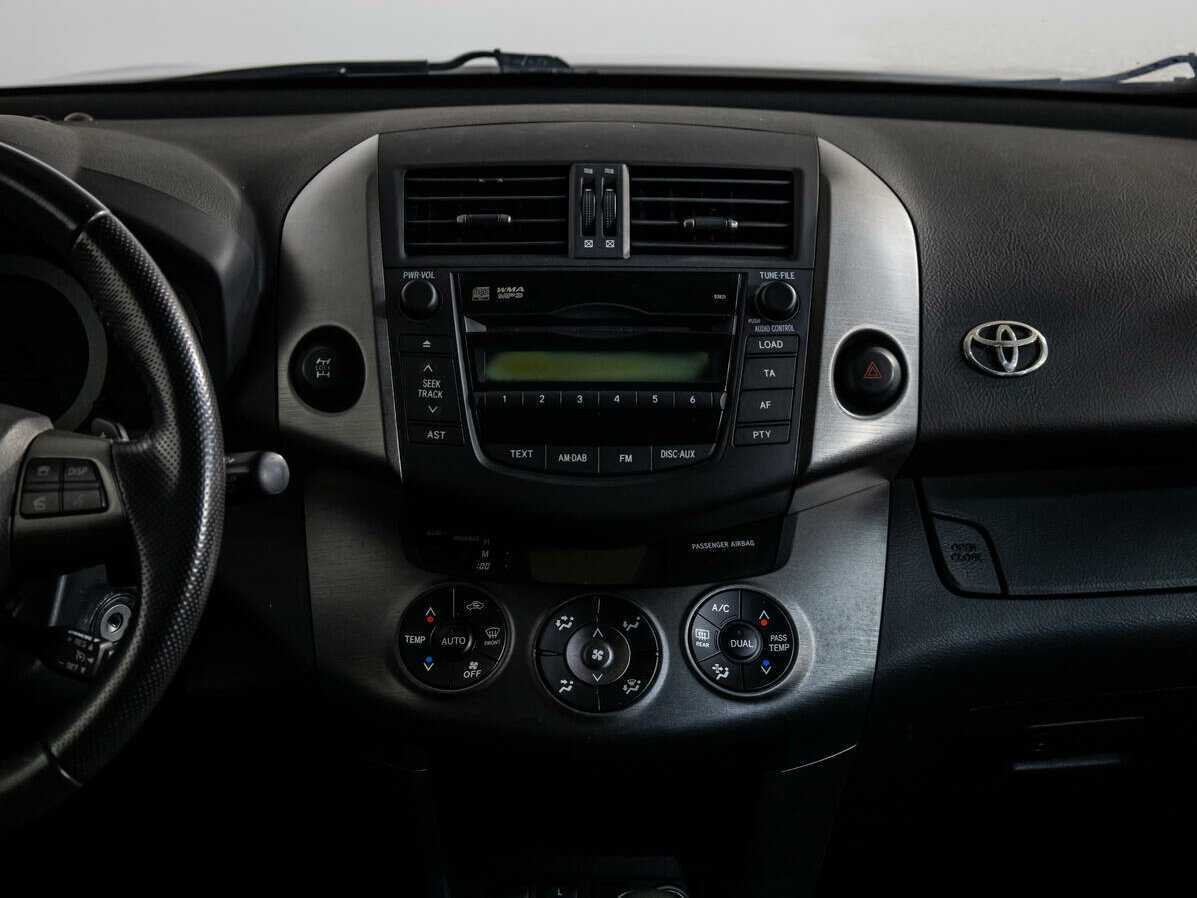Toyota RAV4 с пробегом — 2011 год. Фото: #12