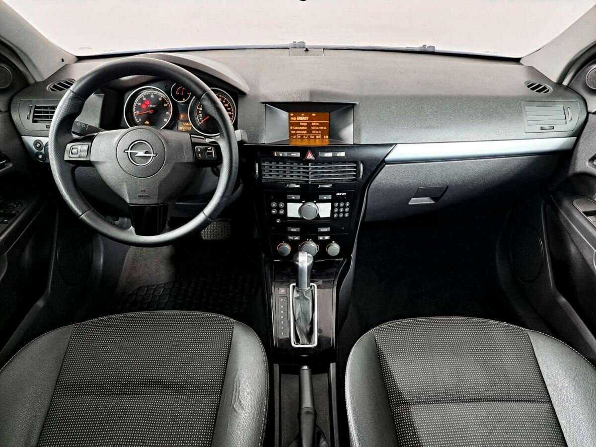 Opel Astra с пробегом — 2008 год. Фото: #13