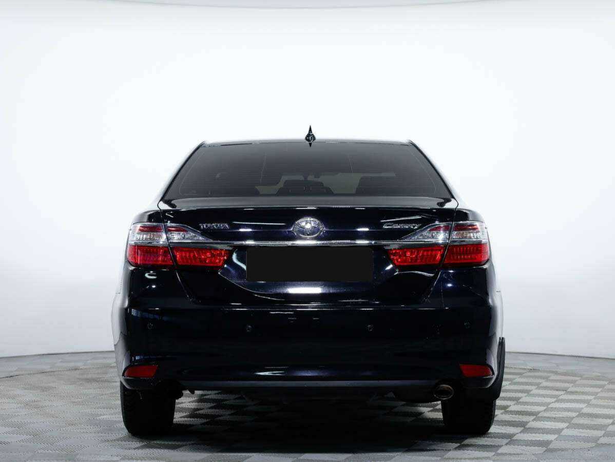 Toyota Camry с пробегом — 2016 год. Фото: #4