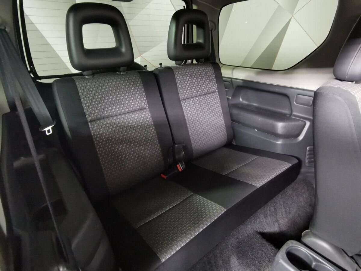 Suzuki Jimny с пробегом — 2011 год. Фото: #11