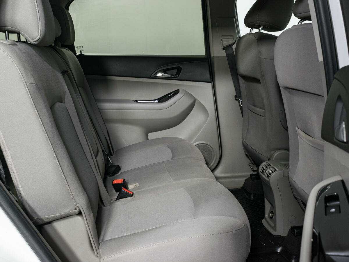 Chevrolet Orlando с пробегом — 2012 год. Фото: #11