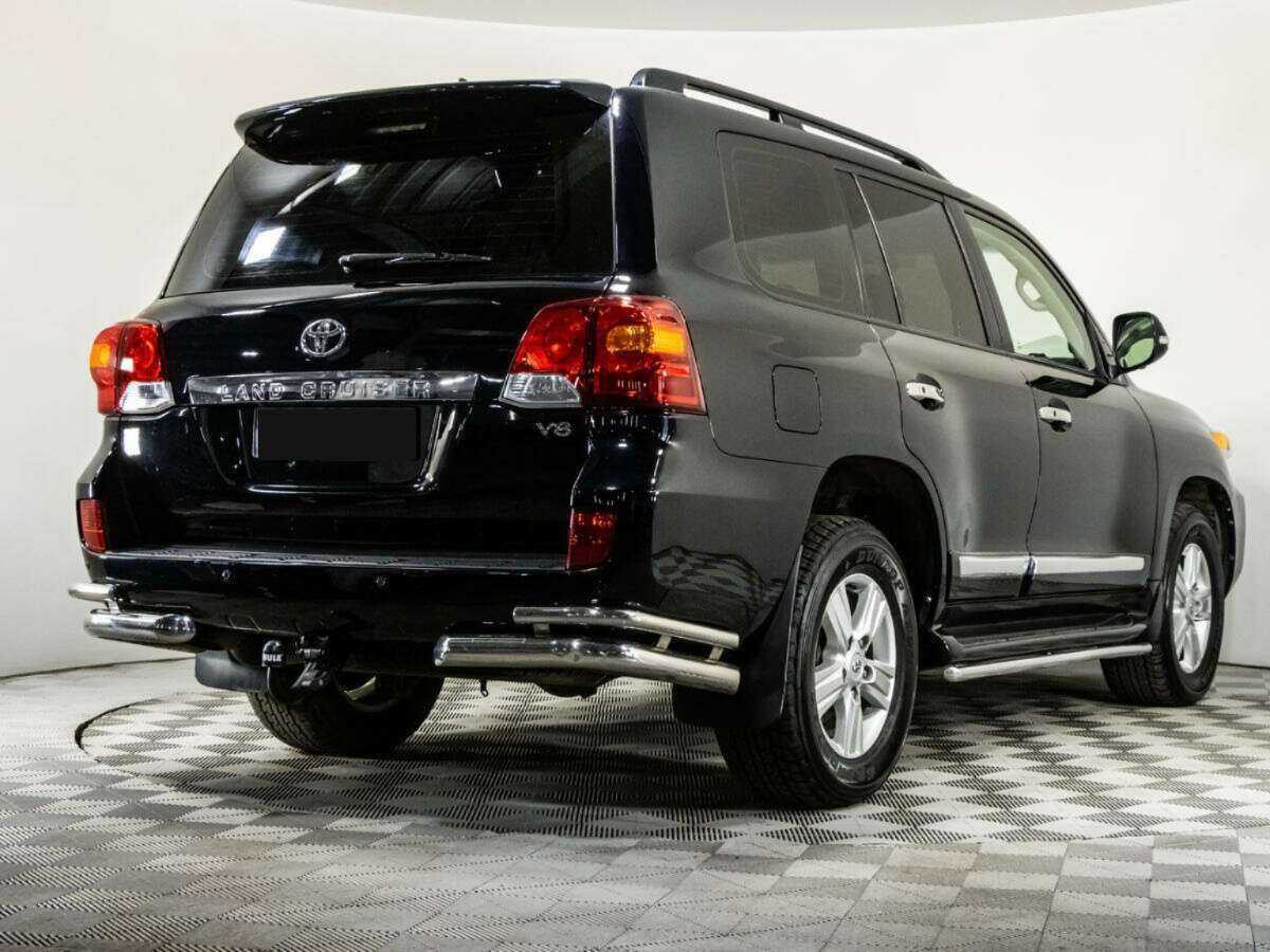 Toyota Land Cruiser с пробегом — 2014 год. Фото: #3