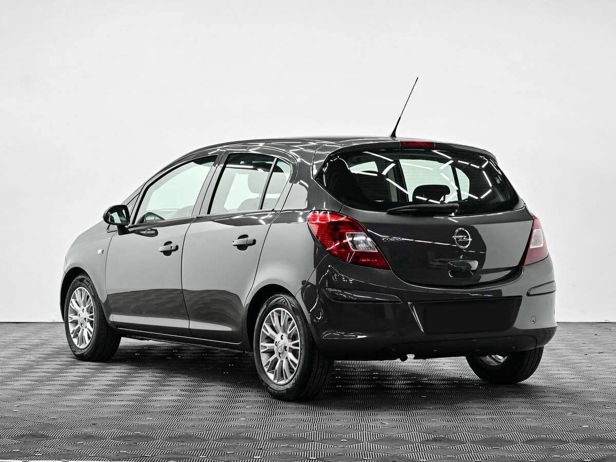 Opel Corsa с пробегом — 2011 год. Фото: #2