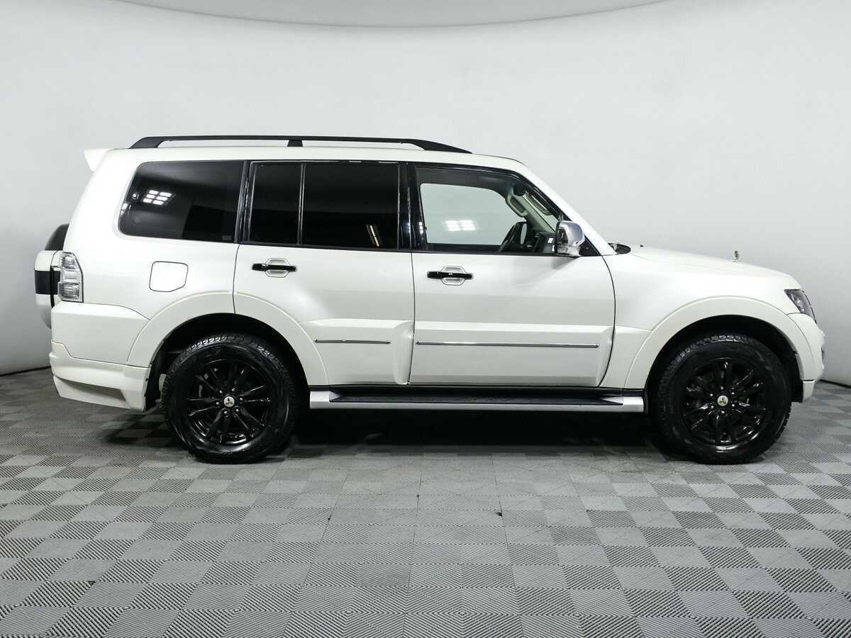 Mitsubishi Pajero с пробегом — 2019 год. Фото: #3
