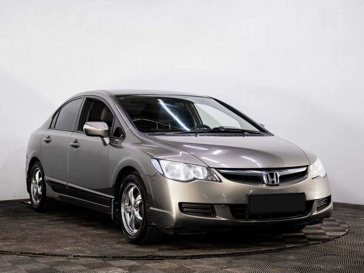Honda Civic с пробегом — 2008 год. Фото: #2