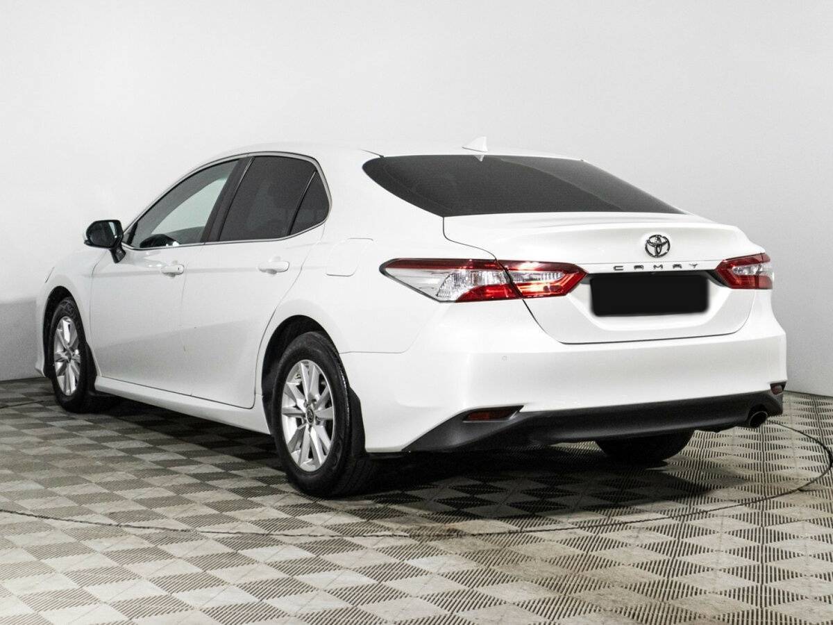 Toyota Camry с пробегом — 2020 год. Фото: #6