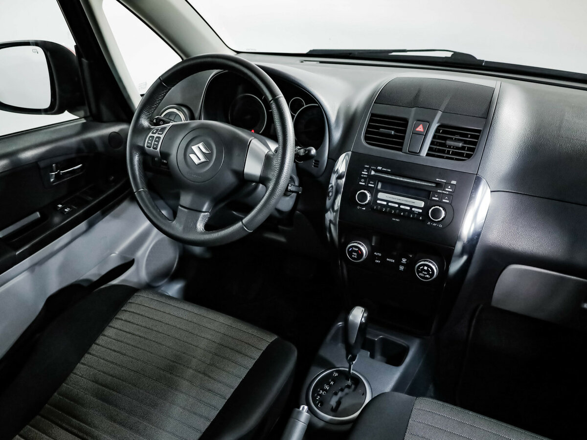 Suzuki SX4 с пробегом — 2011 год. Фото: #4