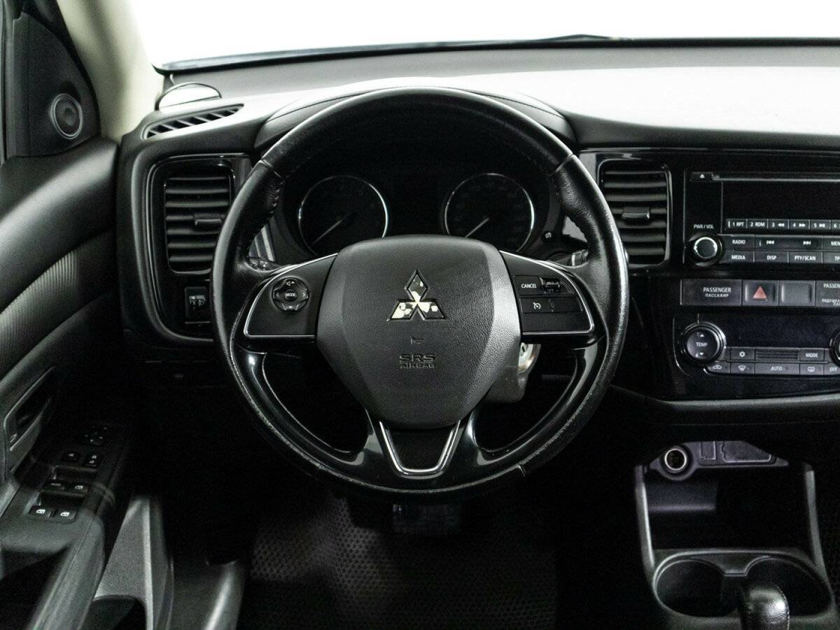 Mitsubishi Outlander с пробегом — 2016 год. Фото: #15