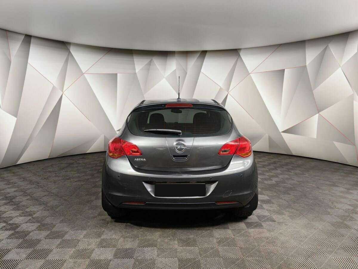 Opel Astra с пробегом — 2011 год. Фото: #7