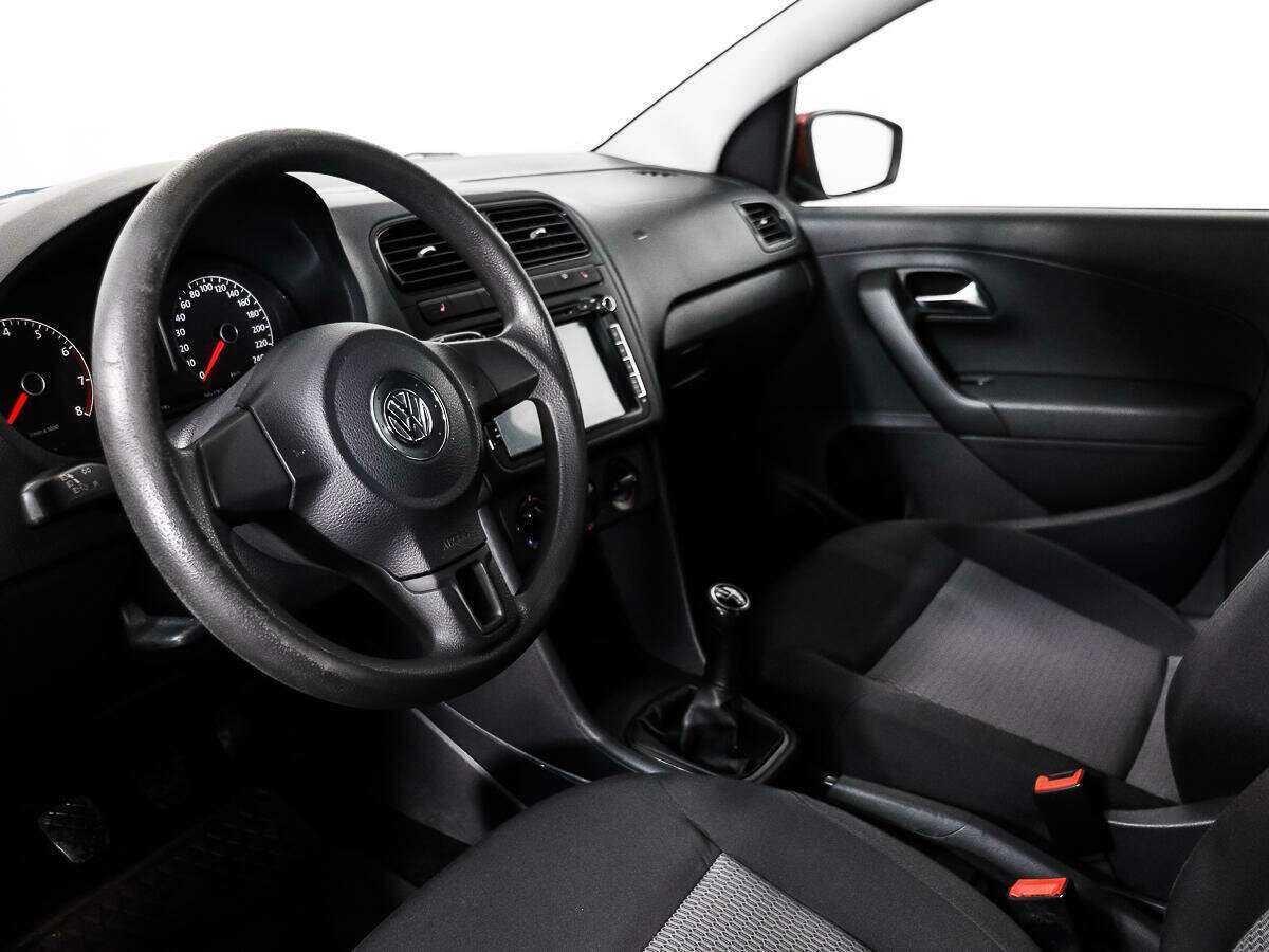 Volkswagen Polo с пробегом — 2011 год. Фото: #4