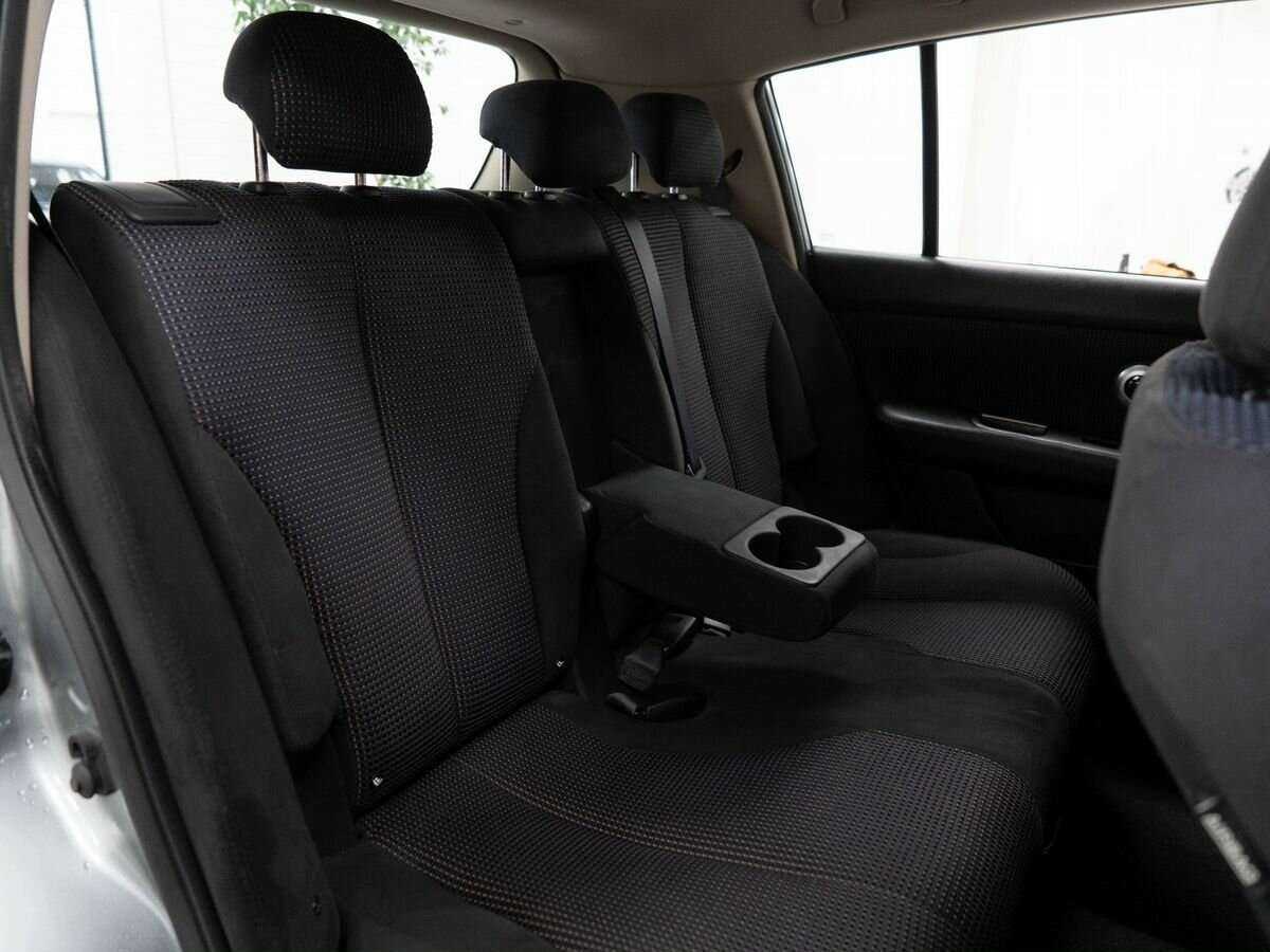 Nissan Tiida с пробегом — 2011 год. Фото: #10