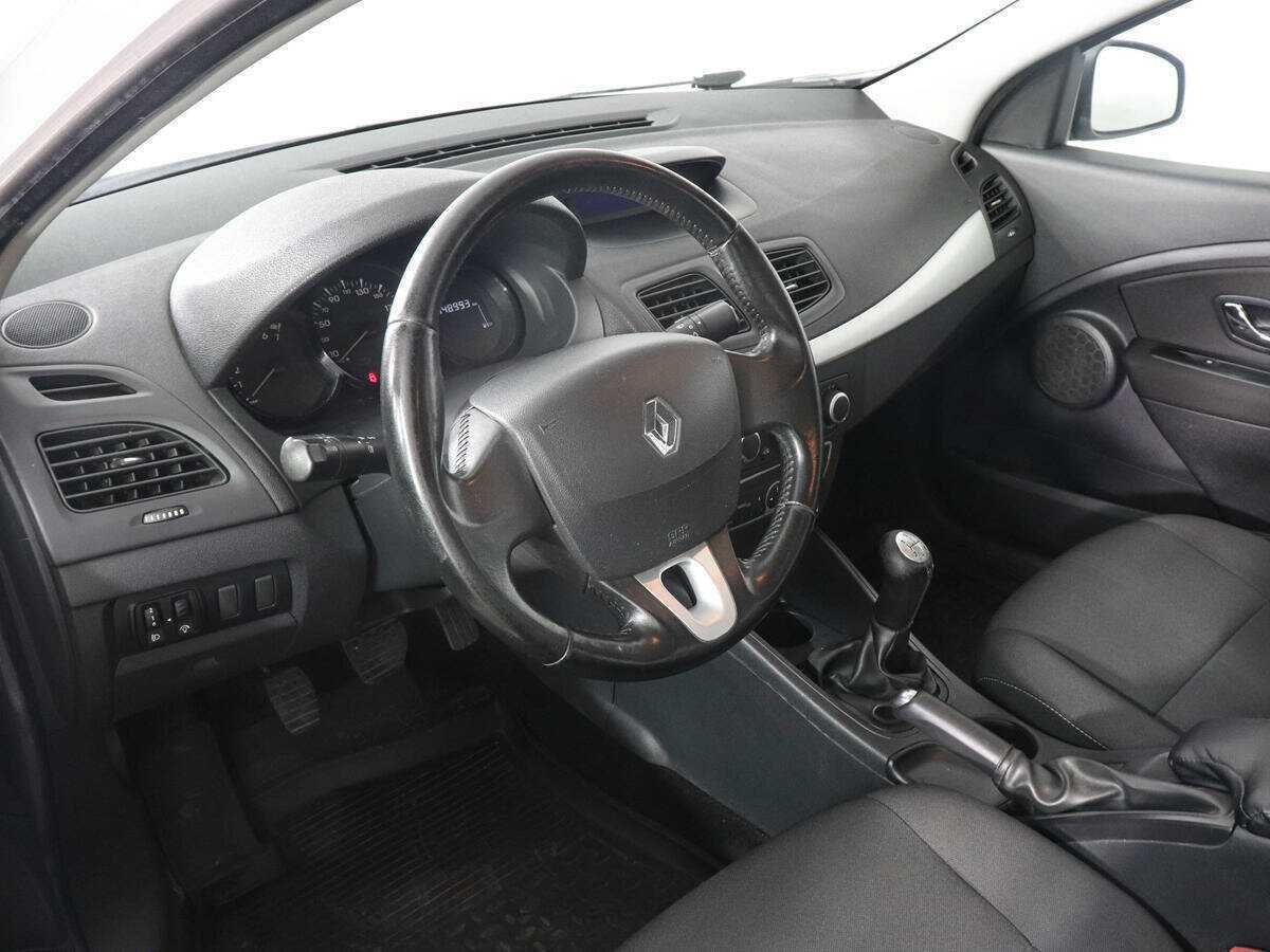 Renault Fluence с пробегом — 2013 год. Фото: #8