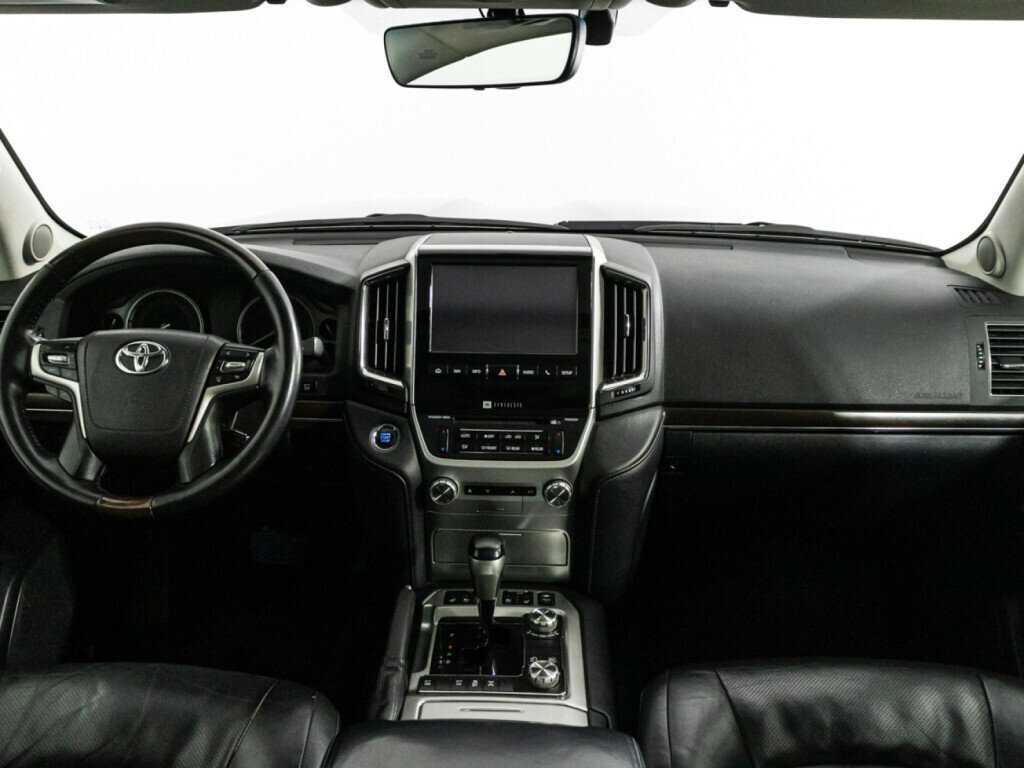 Toyota Land Cruiser с пробегом — 2015 год. Фото: #12