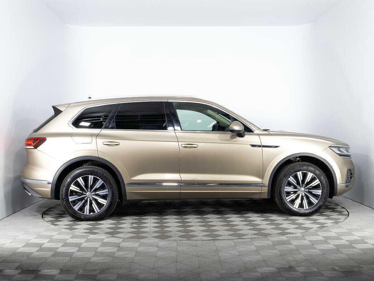 Volkswagen Touareg с пробегом — 2018 год. Фото: #3