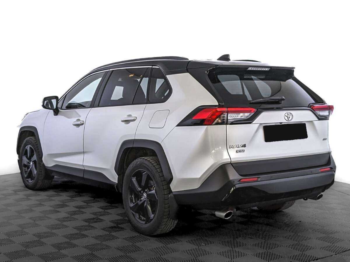 Toyota RAV4 с пробегом — 2021 год. Фото: #6