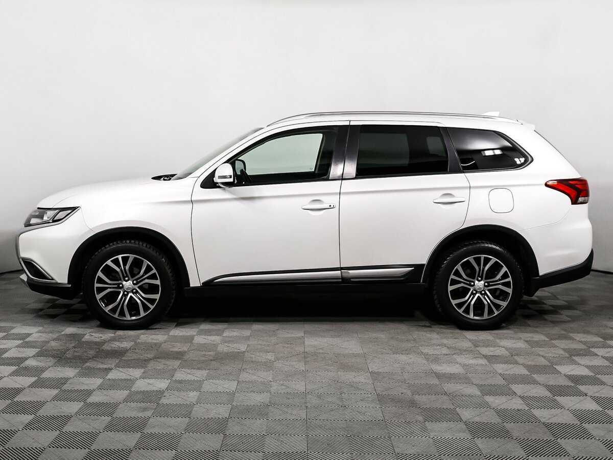 Mitsubishi Outlander с пробегом — 2017 год. Фото: #7