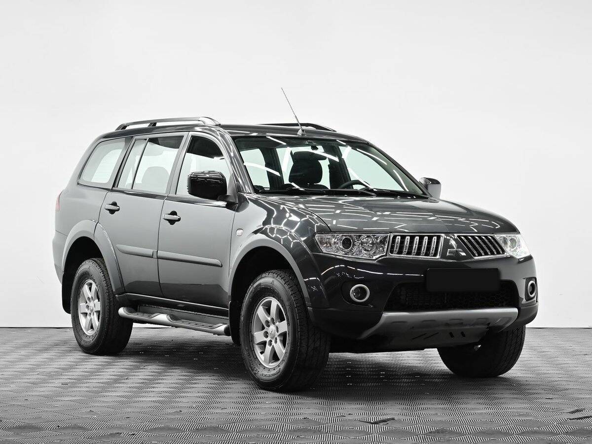 Mitsubishi Pajero Sport с пробегом — 2012 год. Фото: #1