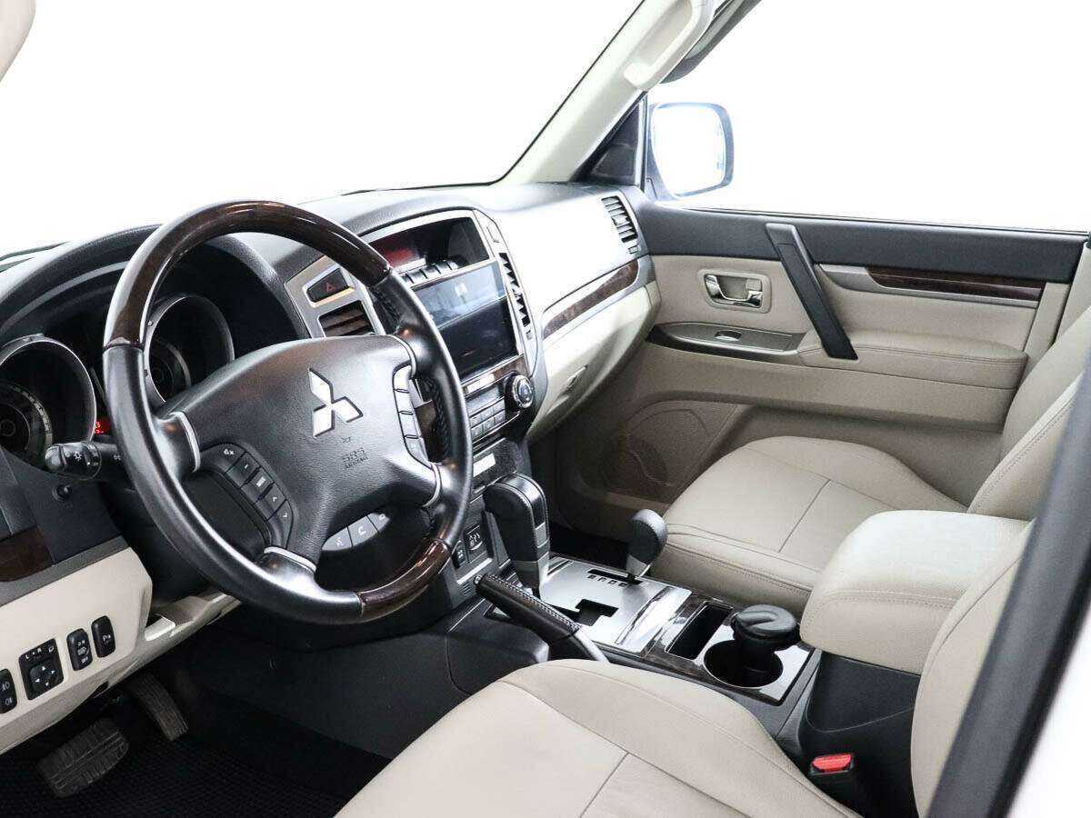 Mitsubishi Pajero с пробегом — 2019 год. Фото: #8