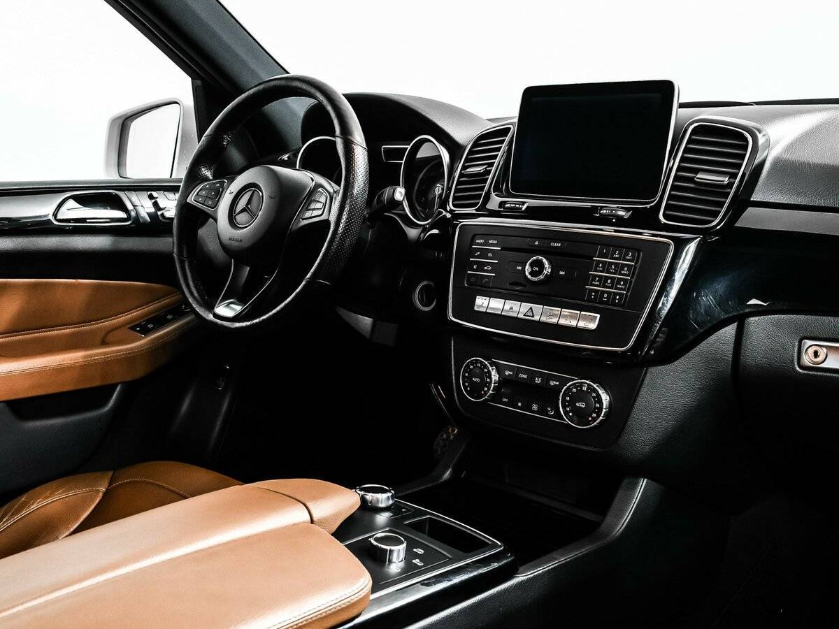 Mercedes-Benz GLE с пробегом — 2015 год. Фото: #8