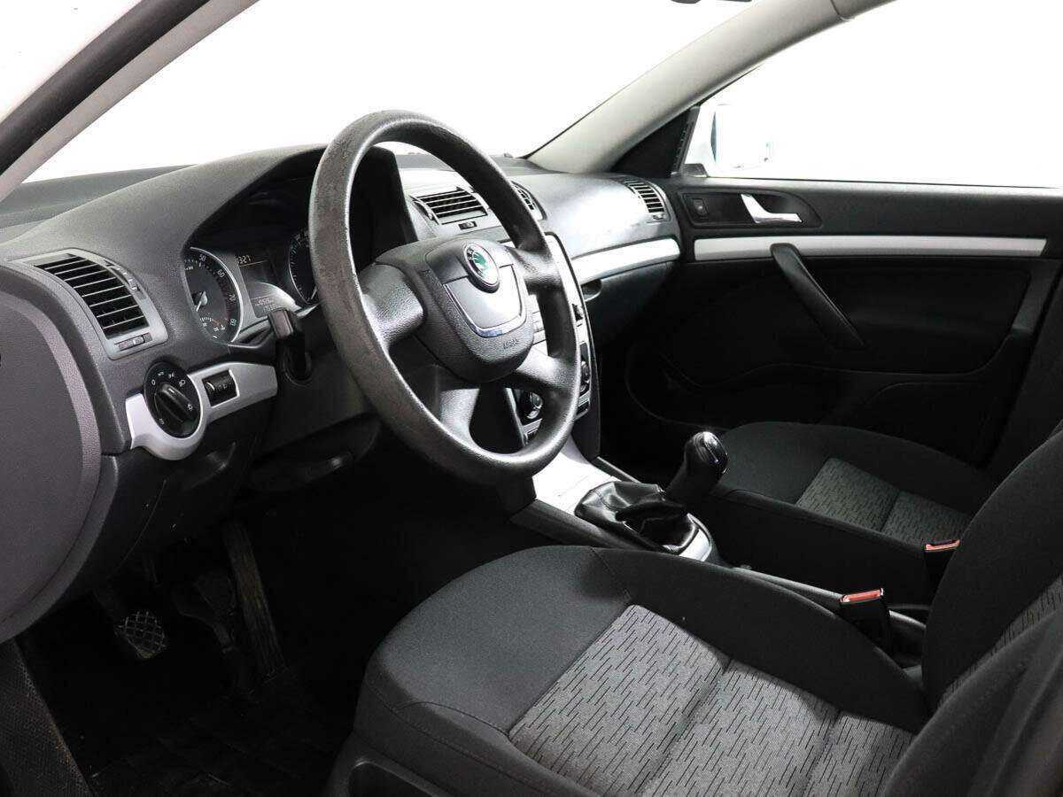 Skoda Octavia с пробегом — 2011 год. Фото: #6