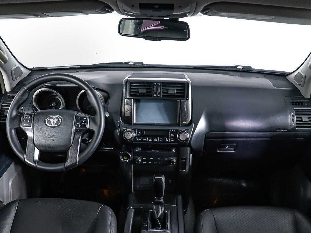 Toyota Land Cruiser Prado с пробегом — 2012 год. Фото: #10