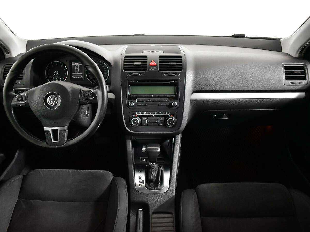 Volkswagen Jetta с пробегом — 2010 год. Фото: #11