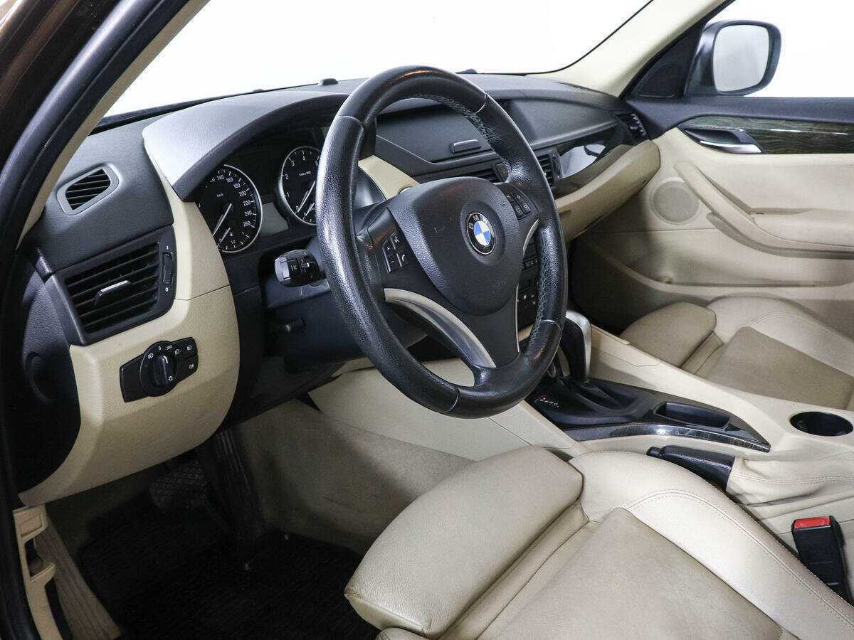 BMW X1 с пробегом — 2010 год. Фото: #10