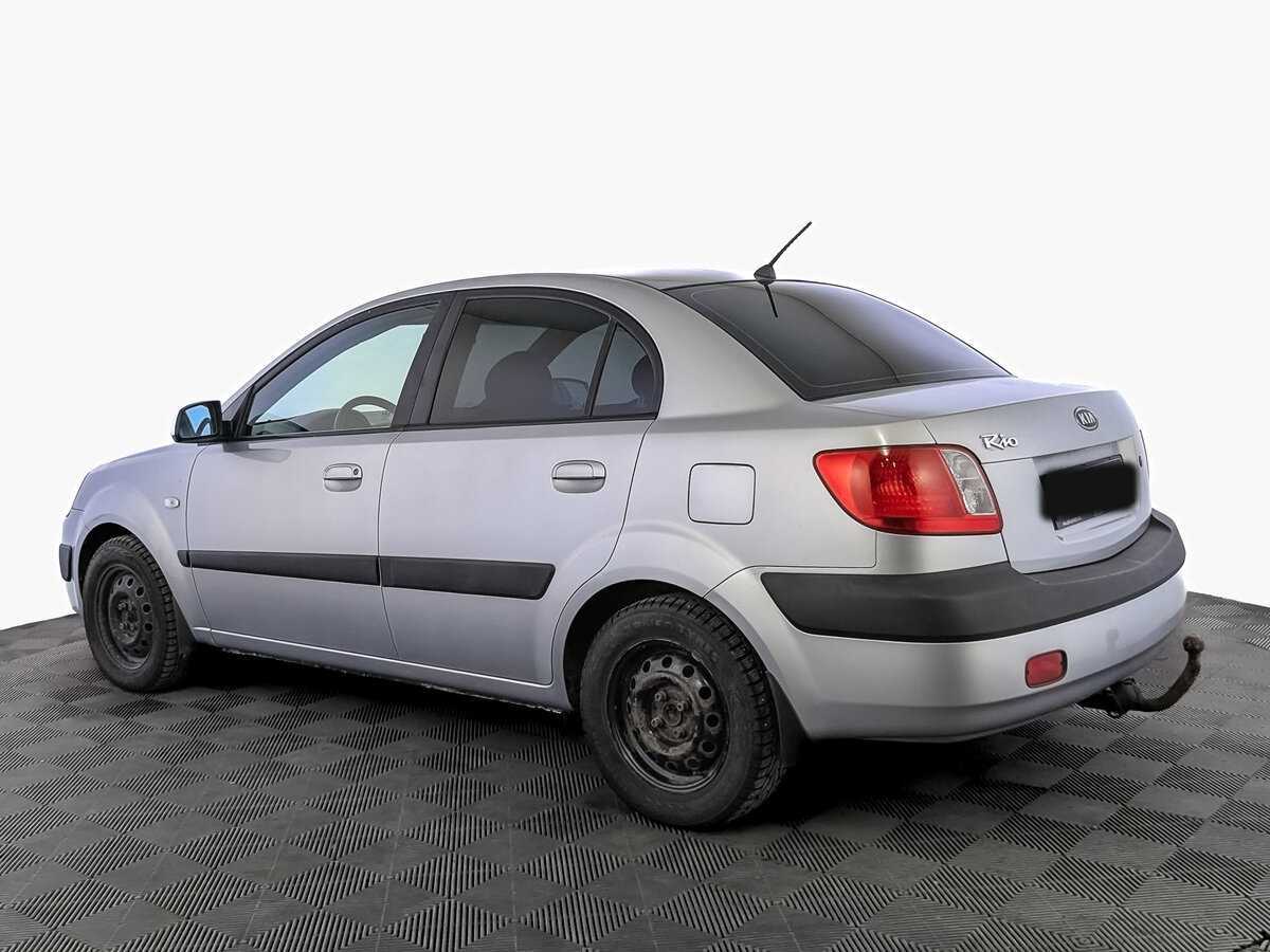 Kia Rio с пробегом — 2007 год. Фото: #6