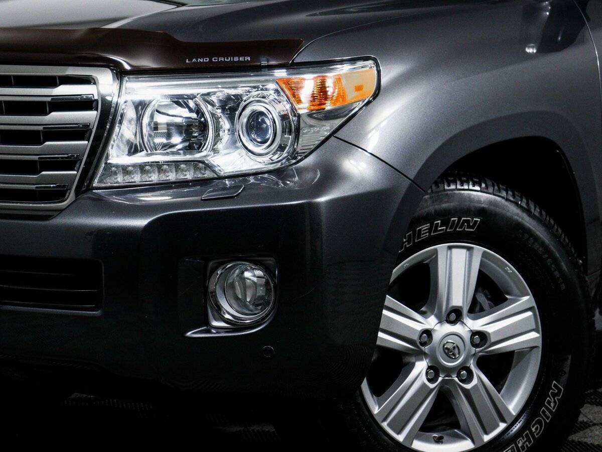 Toyota Land Cruiser с пробегом — 2014 год. Фото: #16