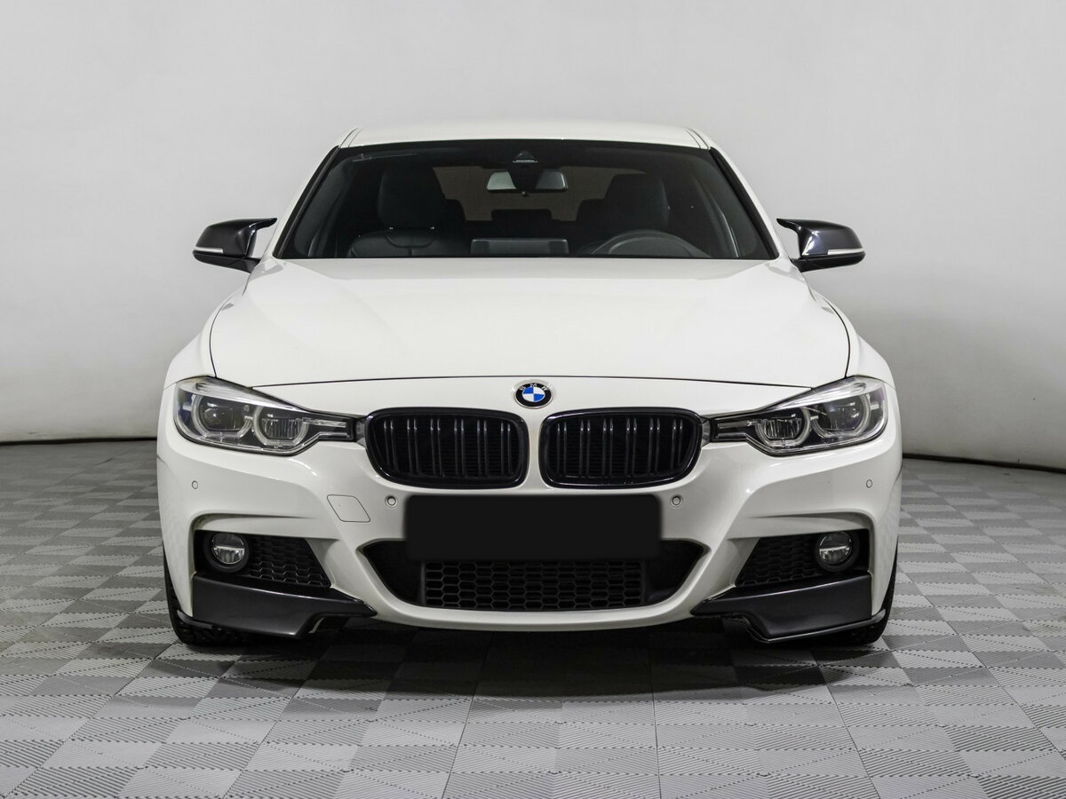 BMW 3 серии с пробегом — 2018 год. Фото: #1