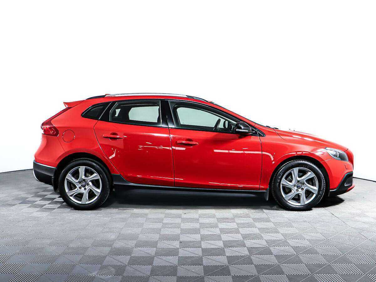 Volvo V40 Cross Country с пробегом — 2013 год. Фото: #3