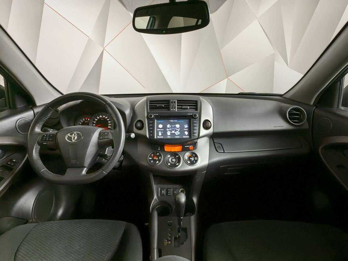 Toyota RAV4 с пробегом — 2011 год. Фото: #9