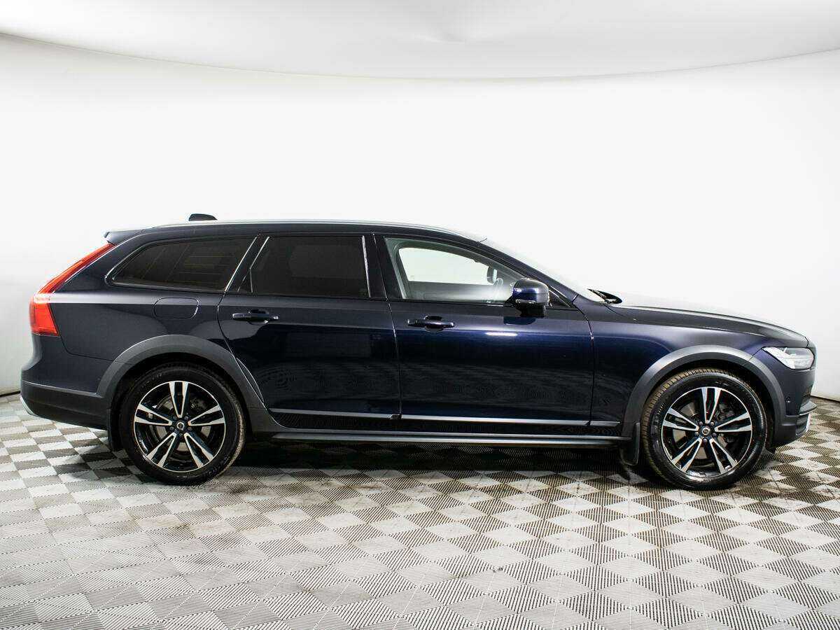 Volvo V90 Cross Country с пробегом — 2018 год. Фото: #3