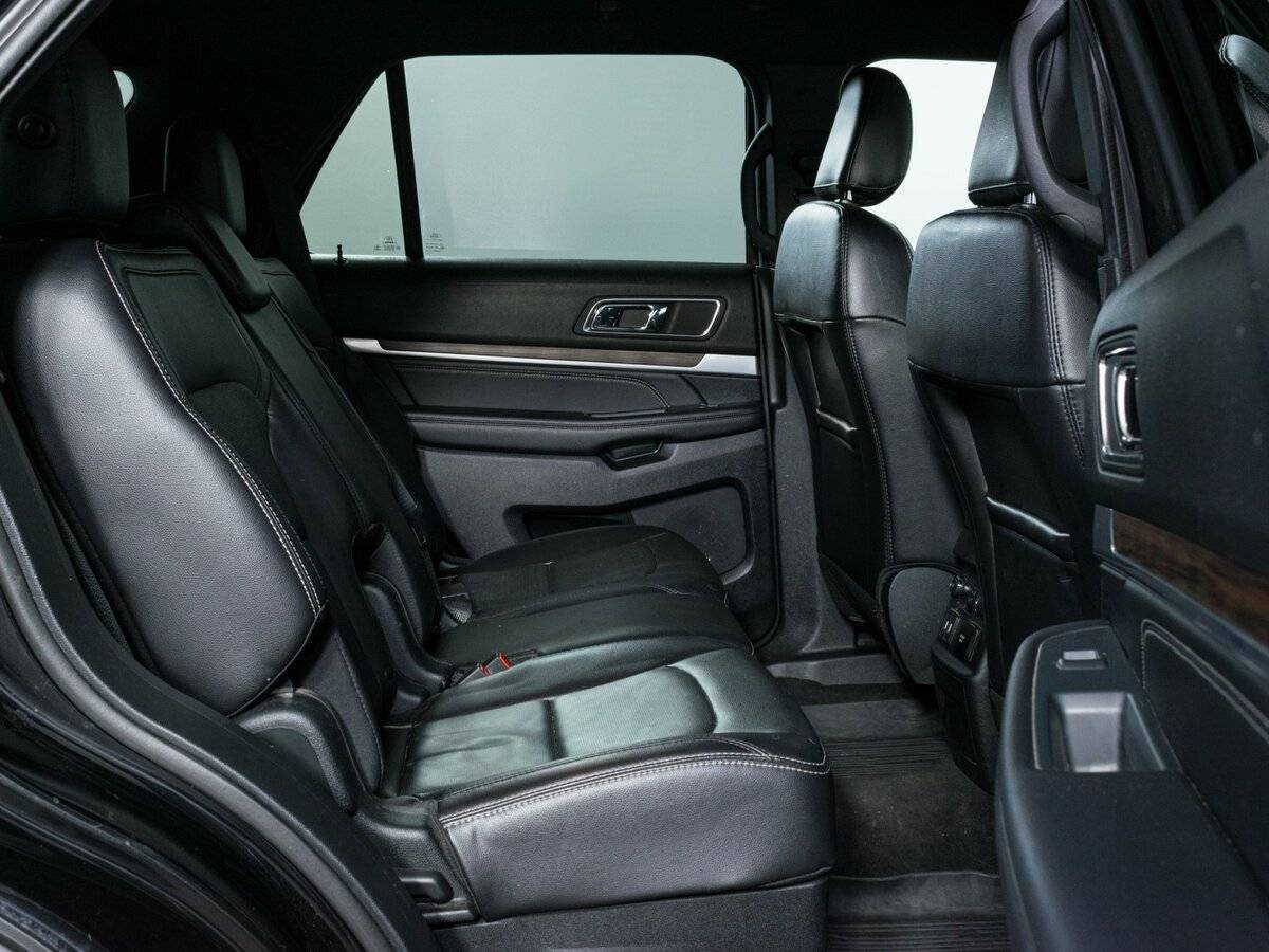 Ford Explorer с пробегом — 2019 год. Фото: #12