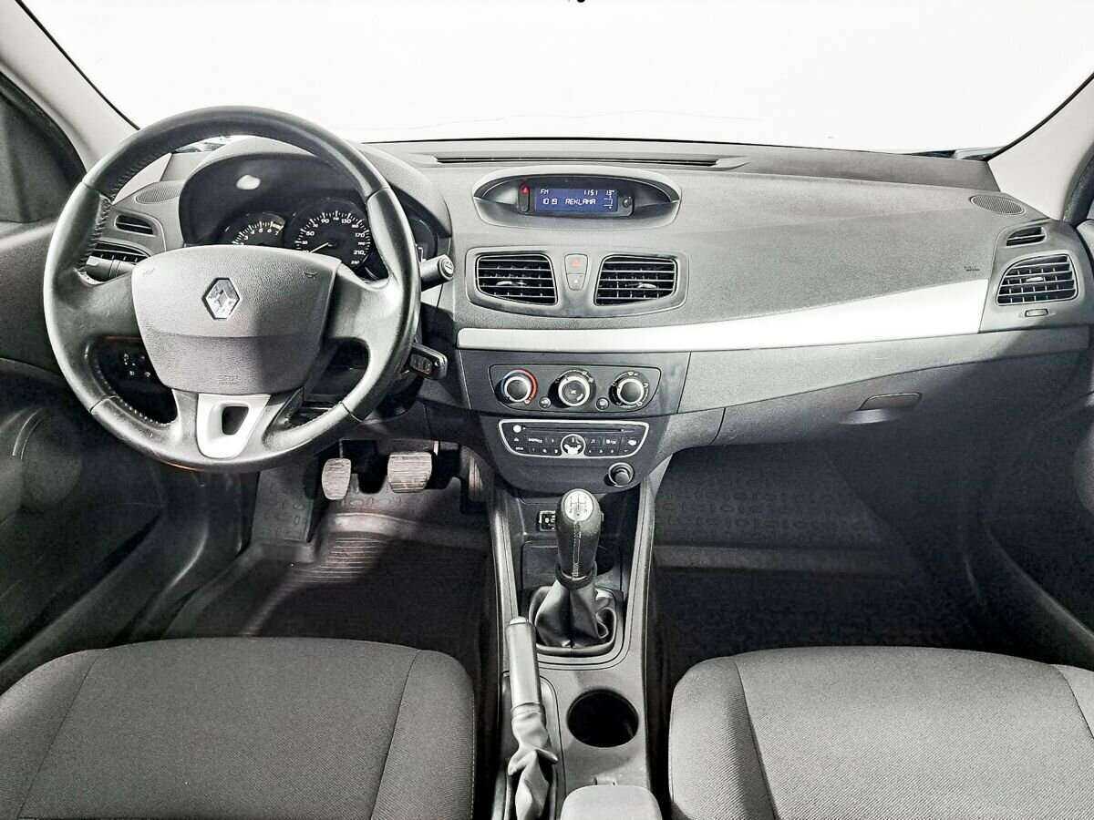 Renault Fluence с пробегом — 2012 год. Фото: #11