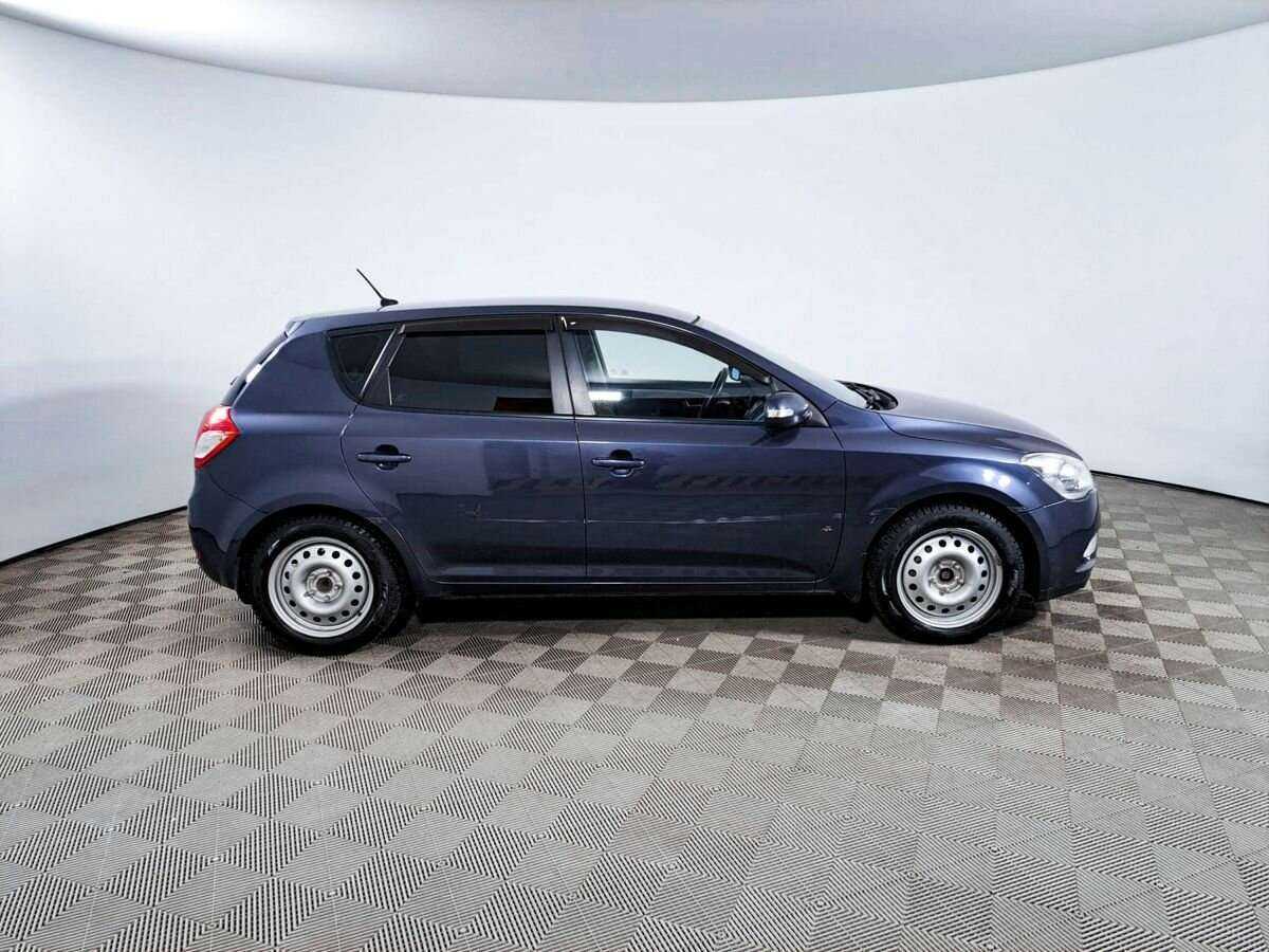 Kia Ceed с пробегом — 2010 год. Фото: #3