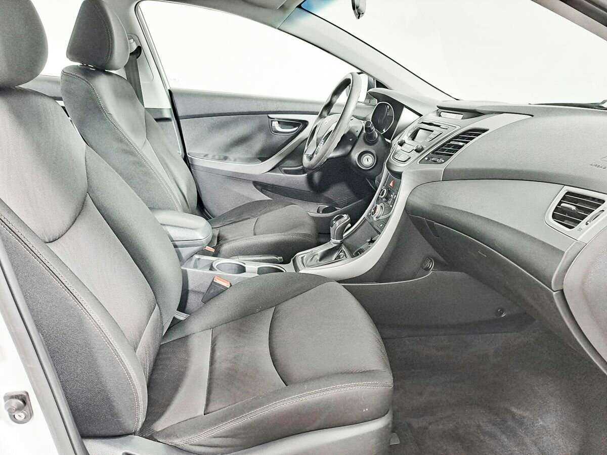 Hyundai Elantra с пробегом — 2015 год. Фото: #8
