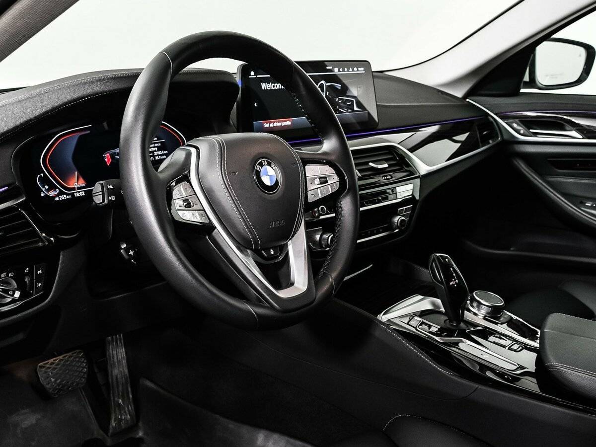 BMW 5 серии с пробегом — 2022 год. Фото: #8