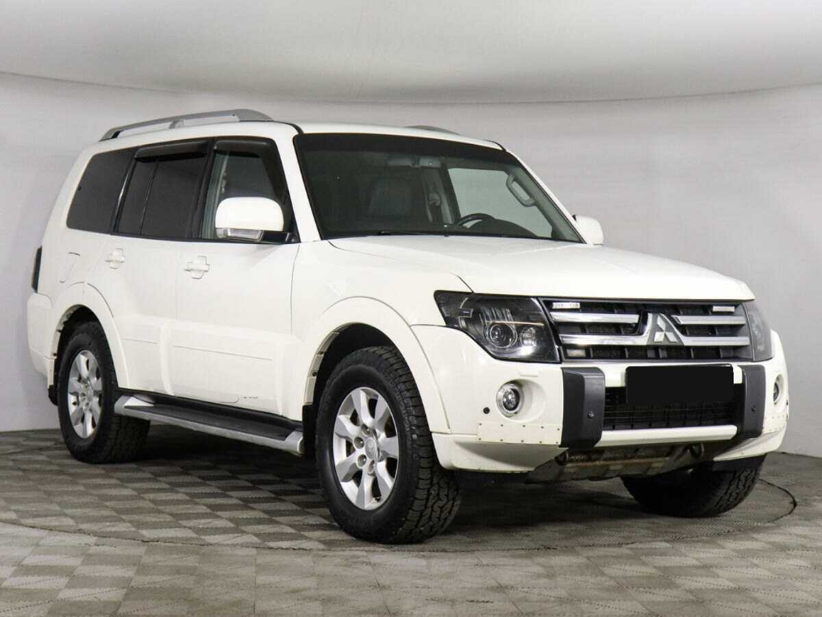 Mitsubishi Pajero с пробегом — 2011 год. Фото: #2