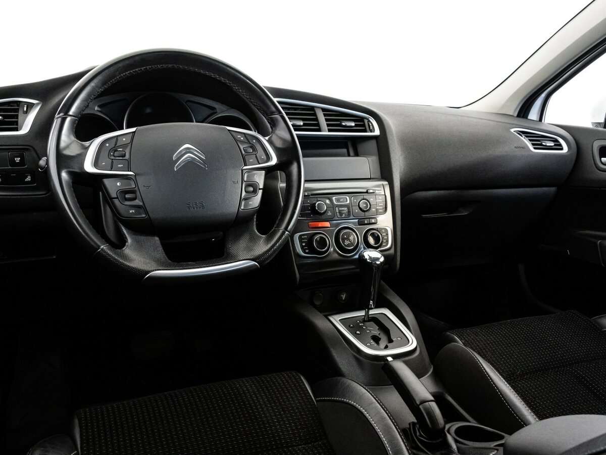 Citroen C4 с пробегом — 2011 год. Фото: #10