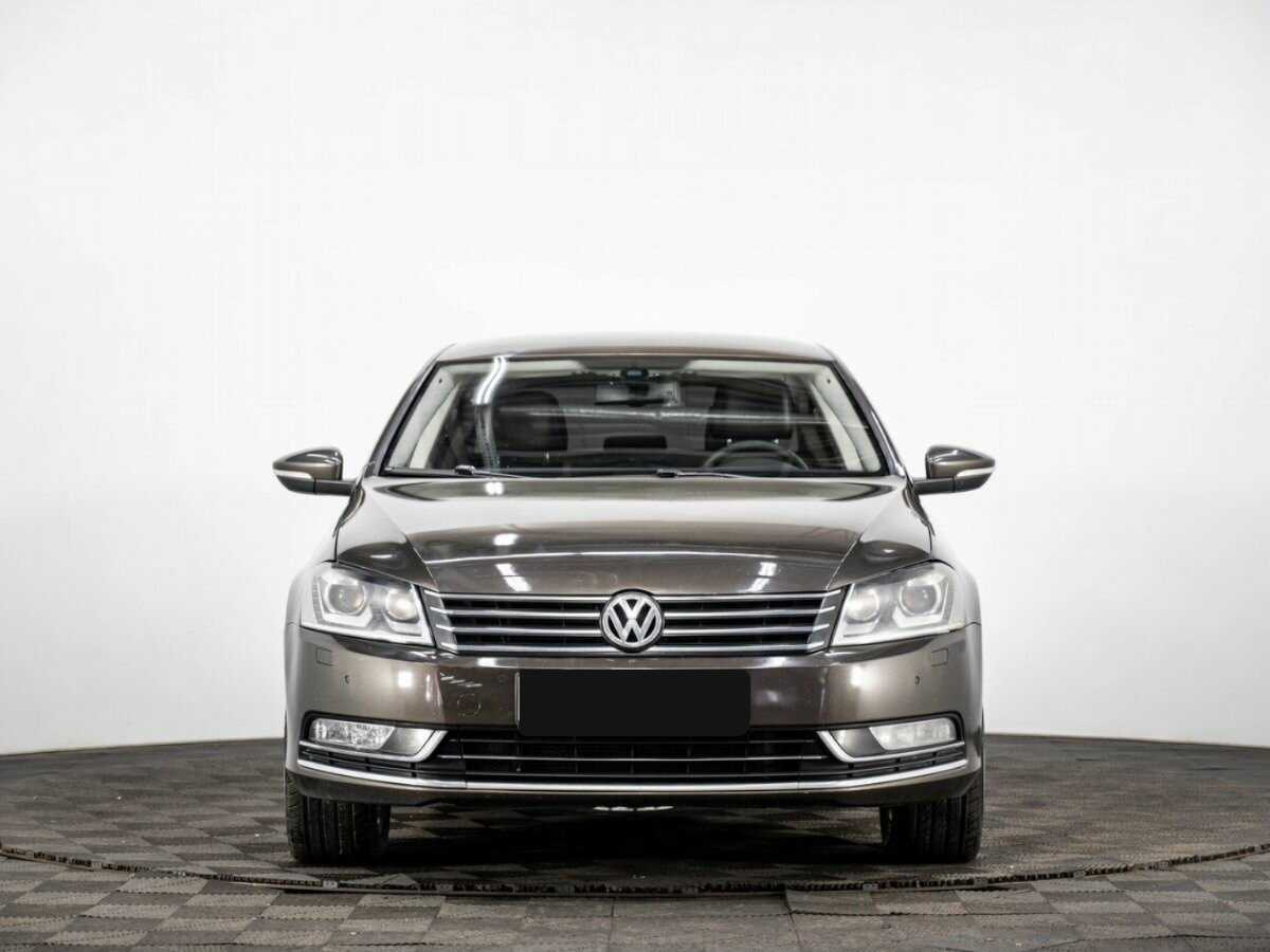 Volkswagen Passat с пробегом — 2012 год. Фото: #1