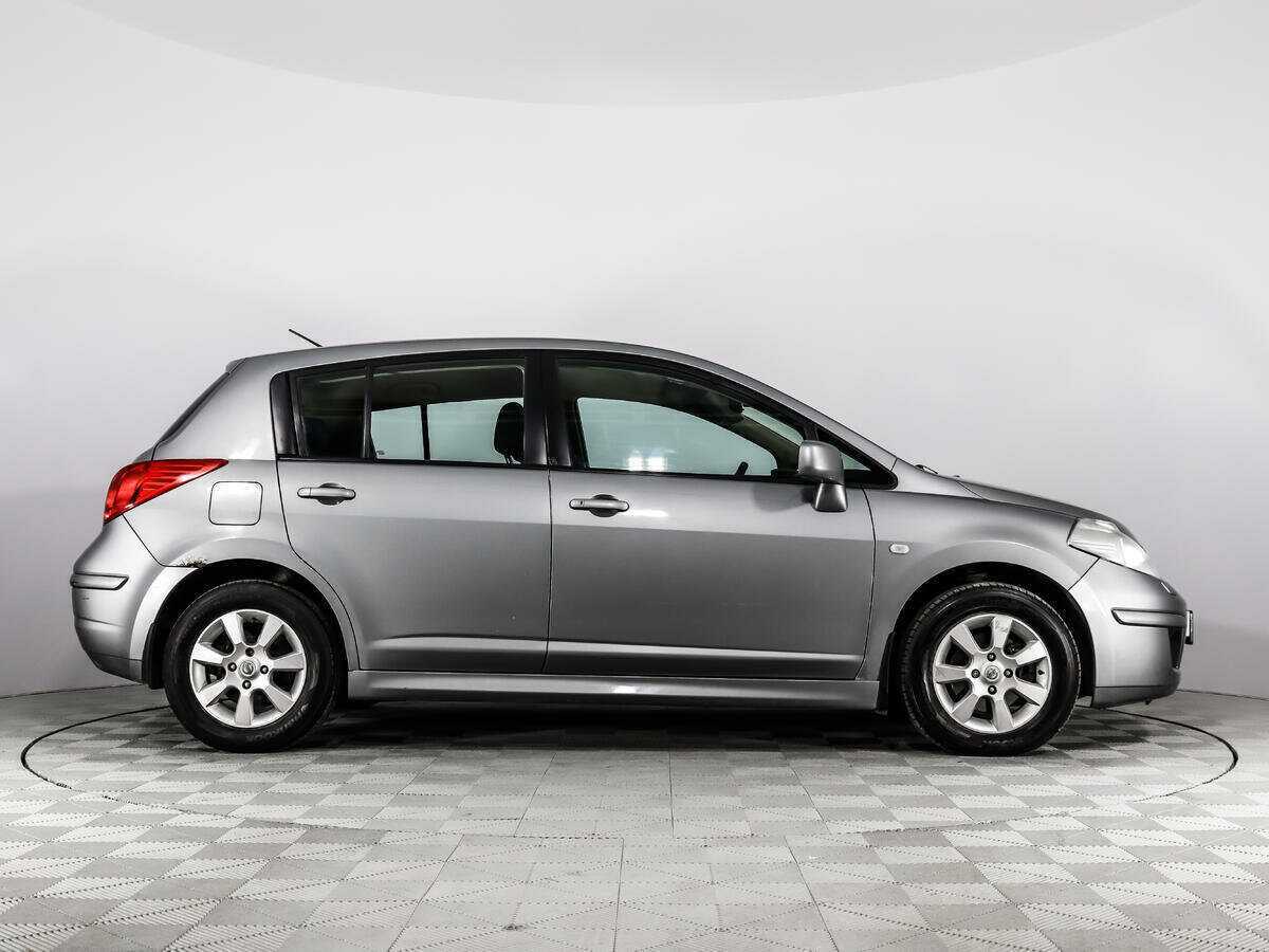 Nissan Tiida с пробегом — 2010 год. Фото: #3