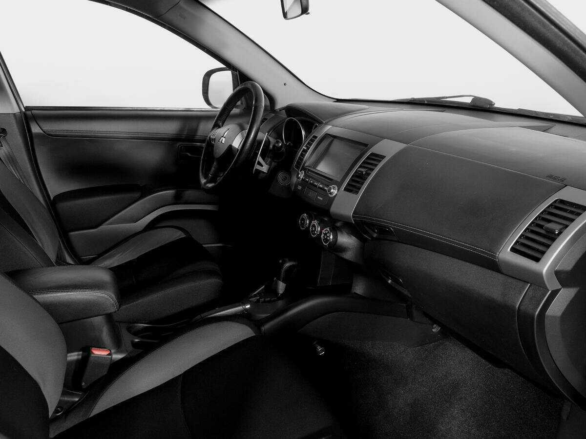 Mitsubishi Outlander с пробегом — 2011 год. Фото: #8
