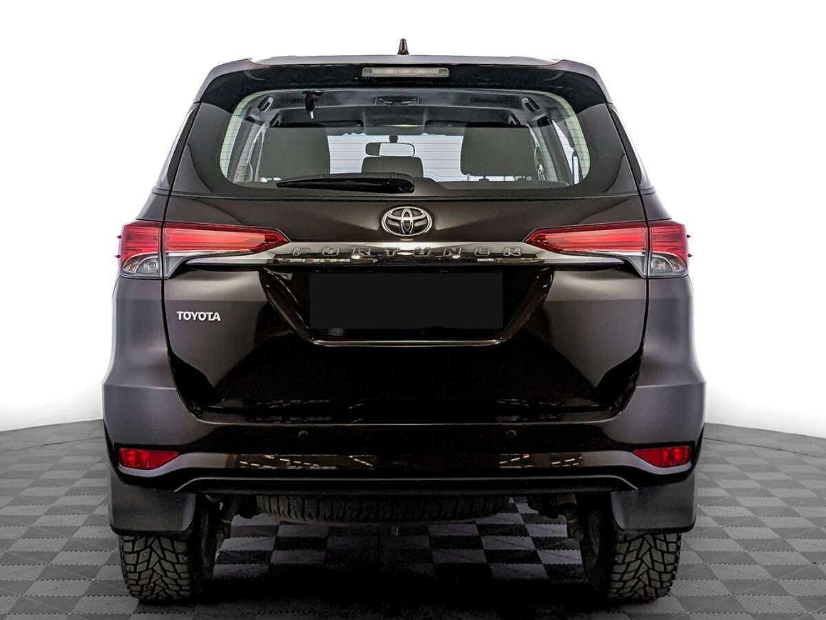 Toyota Fortuner с пробегом — 2018 год. Фото: #5
