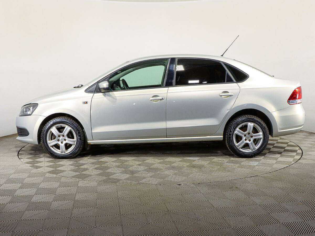 Volkswagen Polo с пробегом — 2011 год. Фото: #7