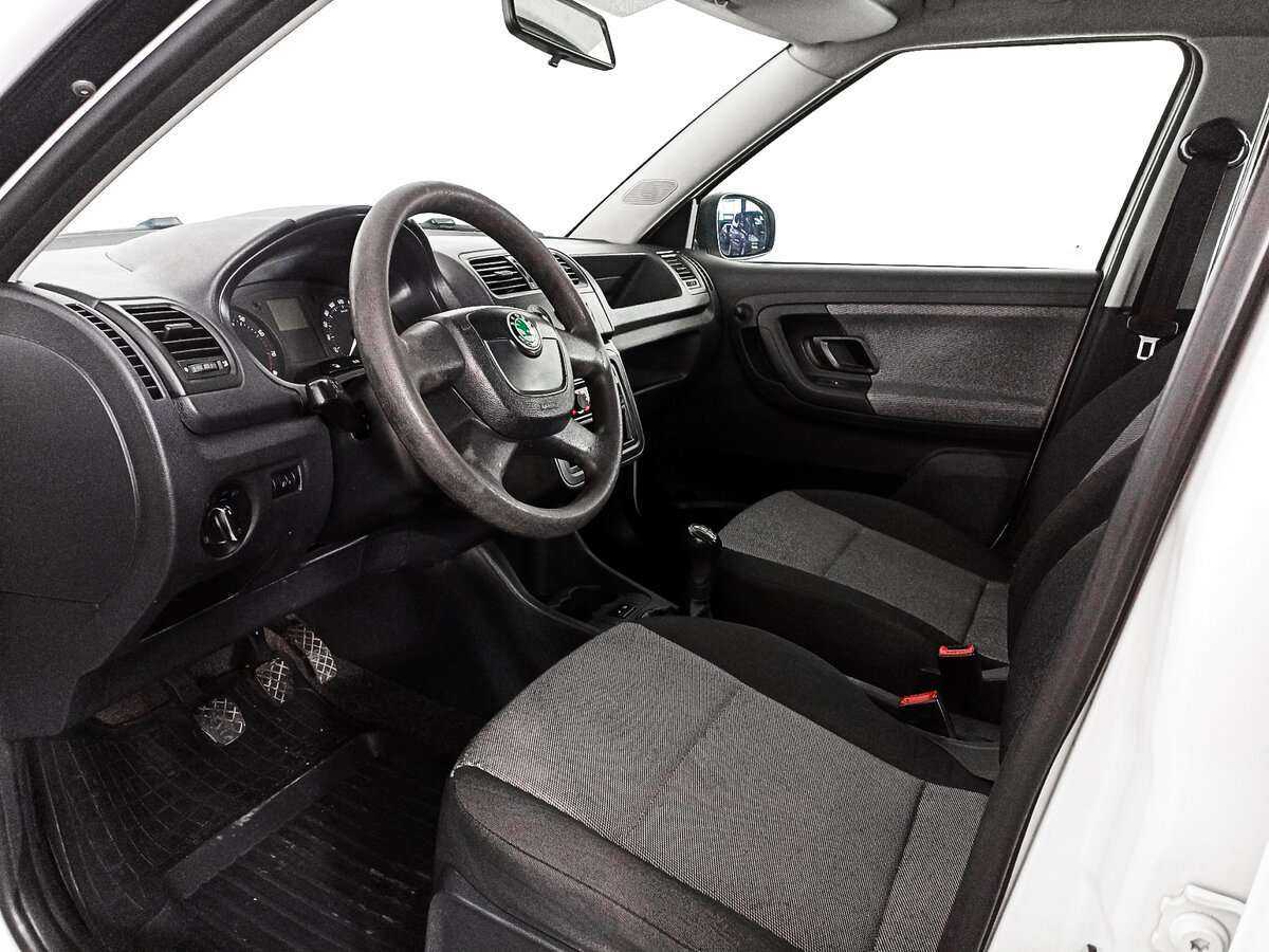 Skoda Fabia с пробегом — 2011 год. Фото: #13