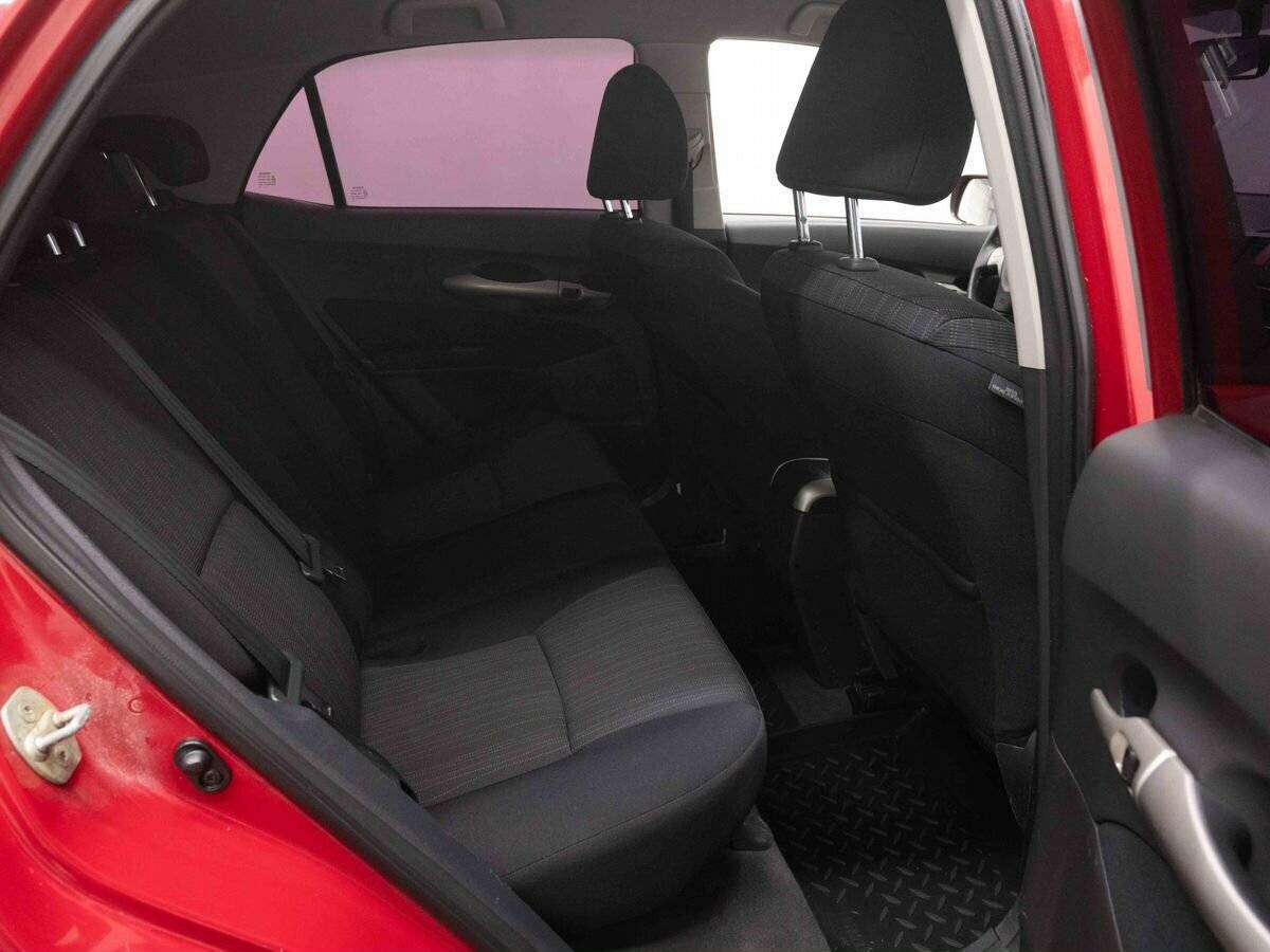 Toyota Auris с пробегом — 2008 год. Фото: #9